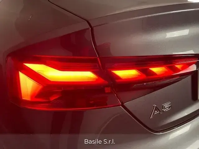Usata Audi A5 Sportback S-Line 163 CV (119 kW) 2024 Grigio daytona perla Utilitaria