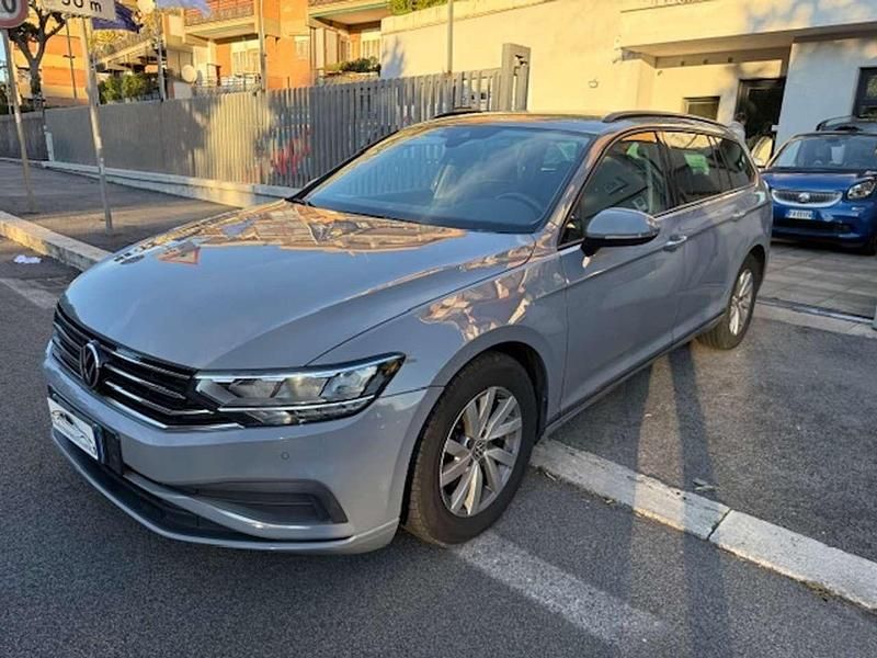 Grigio Usata 2022 VW Passat Business Station wagon | 20.500 € (Ottimo prezzo) - Immagine 1/4