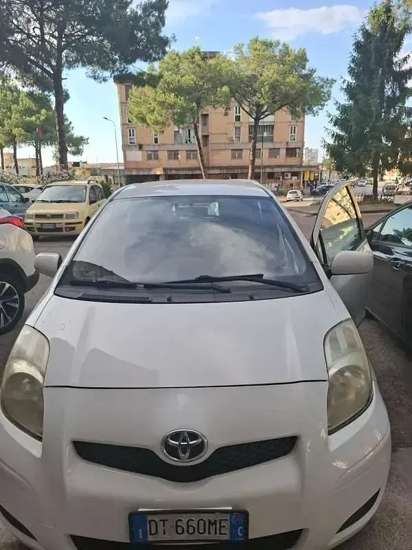 Usata Toyota Yaris Sol 69 CV (50 kW) 2009 Utilitaria