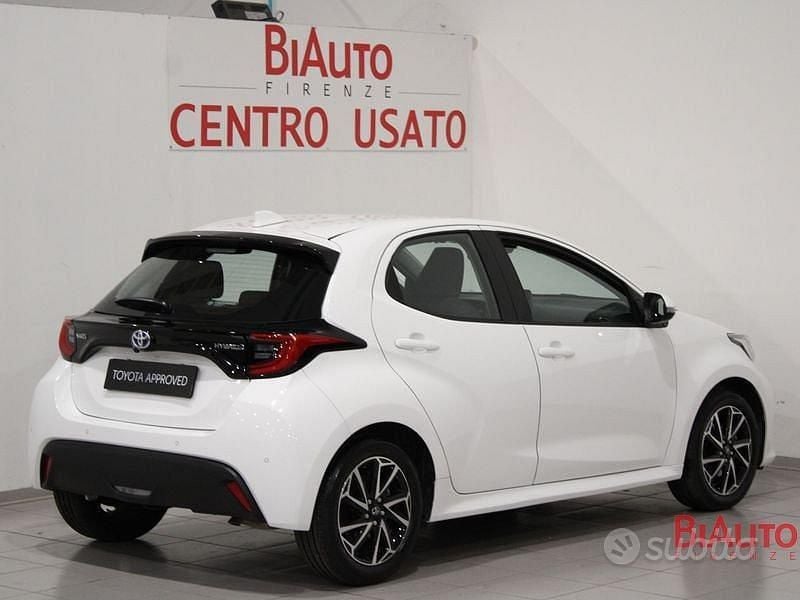Usata Toyota Yaris Hybrid Trend 115 CV (84 kW) 2022 Bianco Berlina