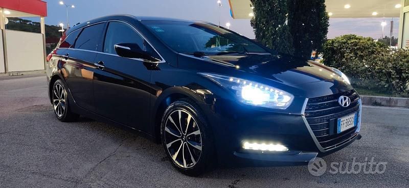 Usata Hyundai i40 141 CV (103 kW) 2016 Nero Station wagon
