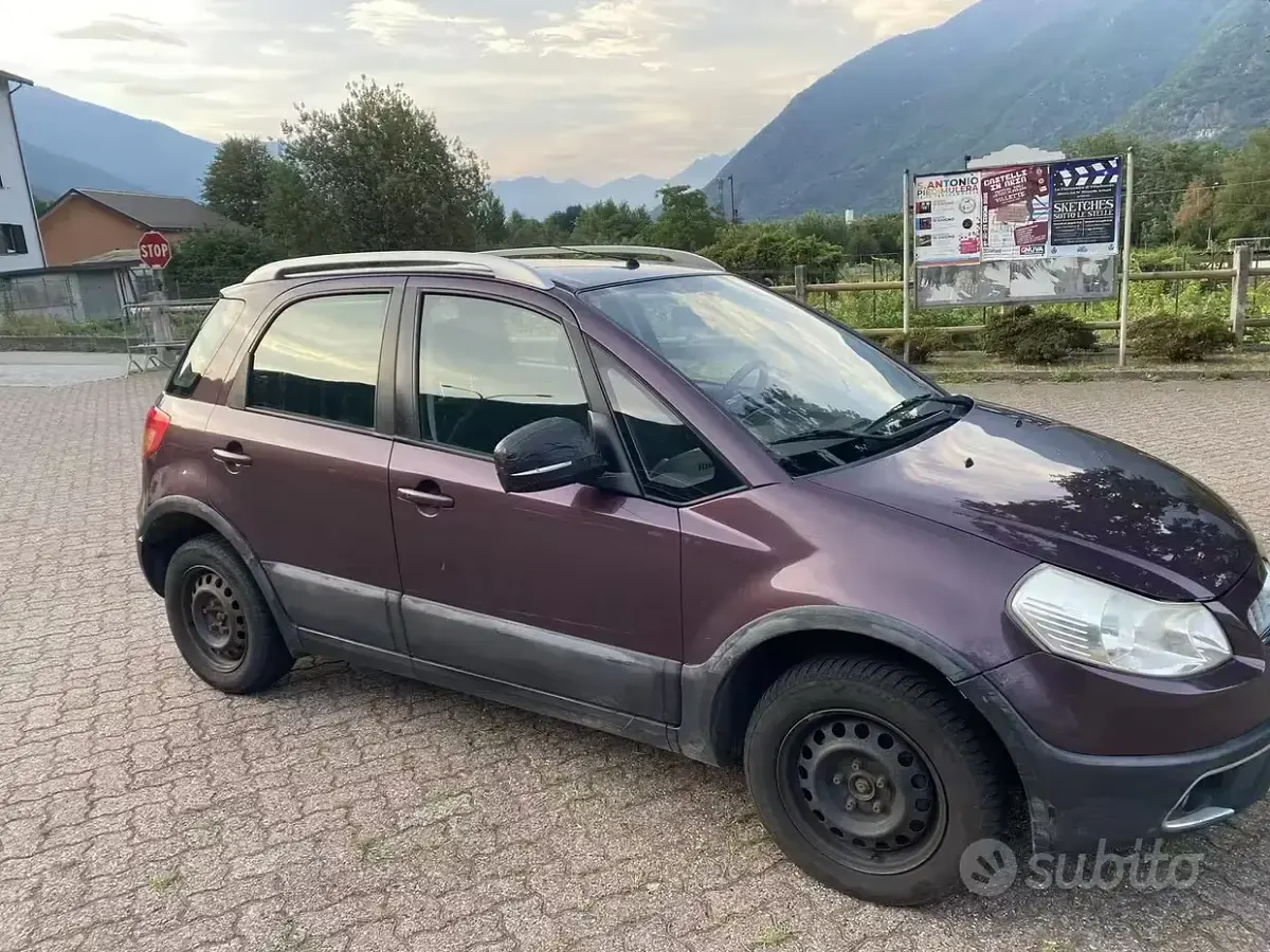 Usata Fiat Sedici 135 CV (99 kW) 2013 Viola SUV