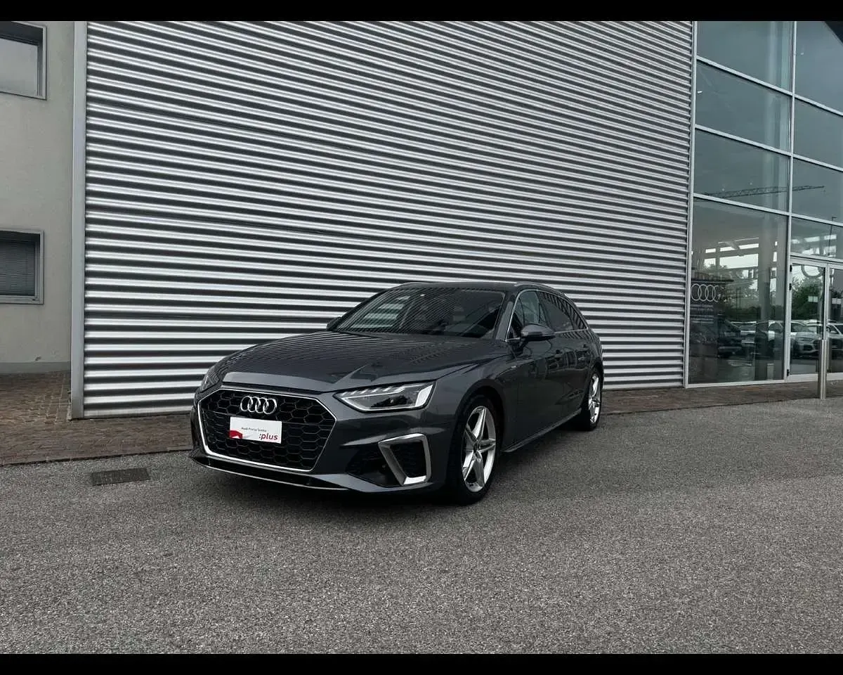 Usata Audi A4 S-Line 150 CV (110 kW) 2023 Grigio daytona perlato Station wagon