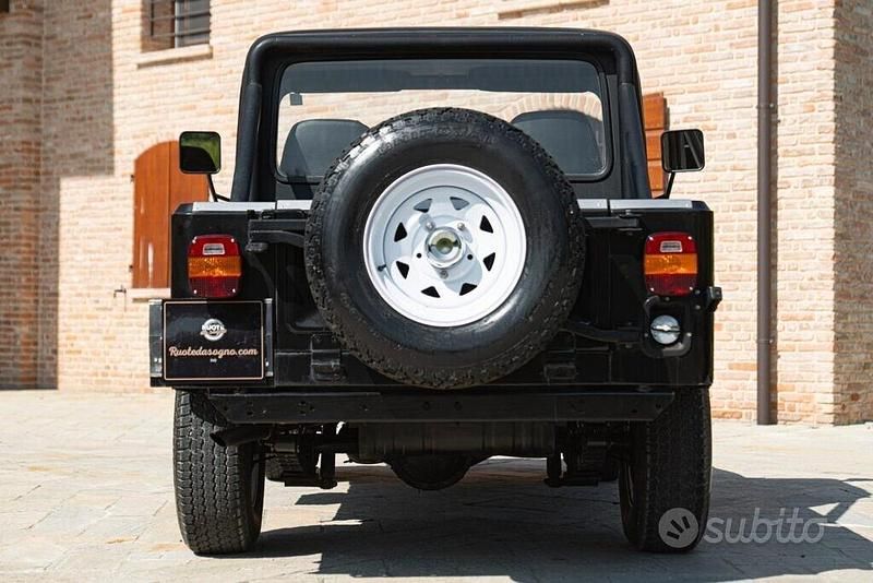 Usata Jeep CJ 73 CV (53 kW) 1984 Nero SUV