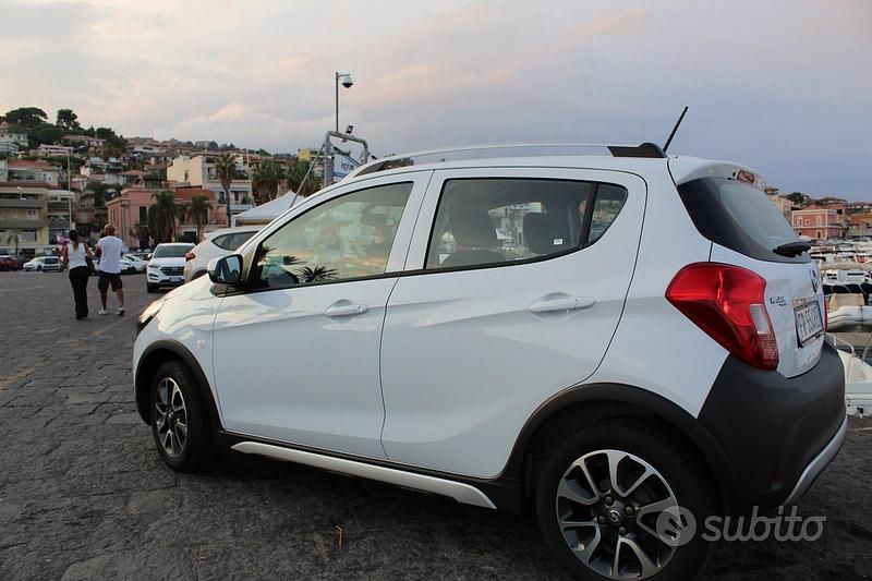 Usata Opel Karl Rocks 73 CV (53 kW) 2018 Bianco Utilitaria