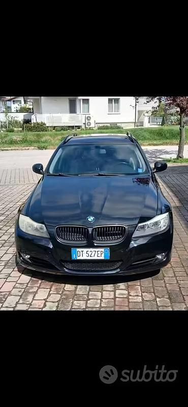 Usata BMW 318 140 CV (102 kW) 2008 Nero Station wagon