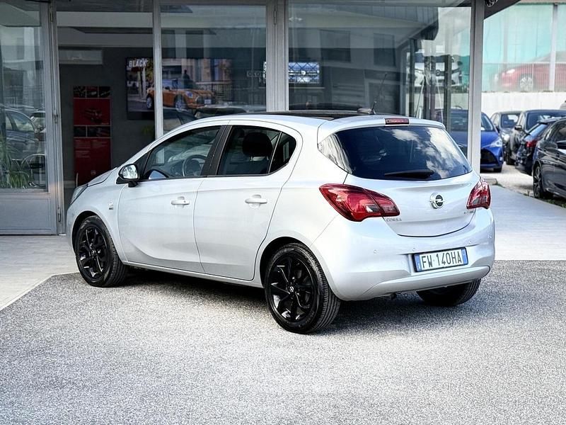 Usata Opel Corsa 90 CV (66 kW) 2019 Argento Utilitaria