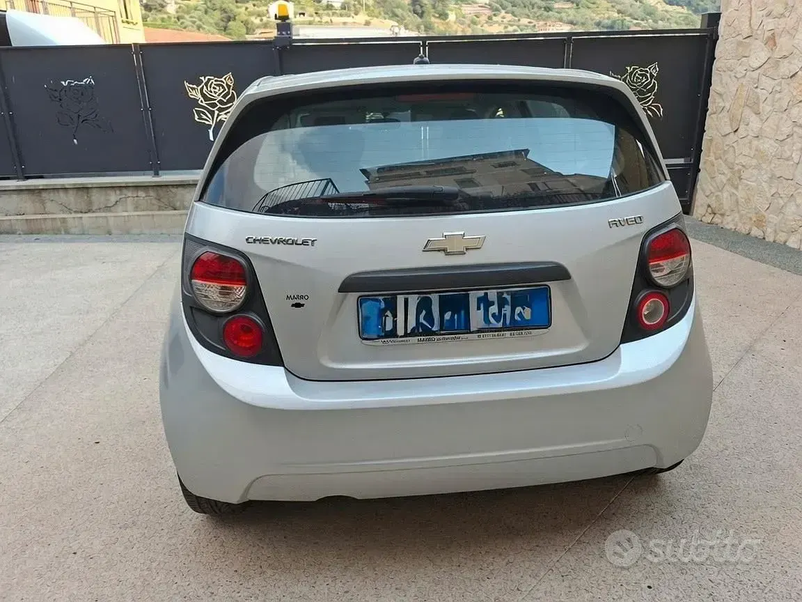 Usata Chevrolet Aveo 69 CV (50 kW) 2012 Grigio Utilitaria