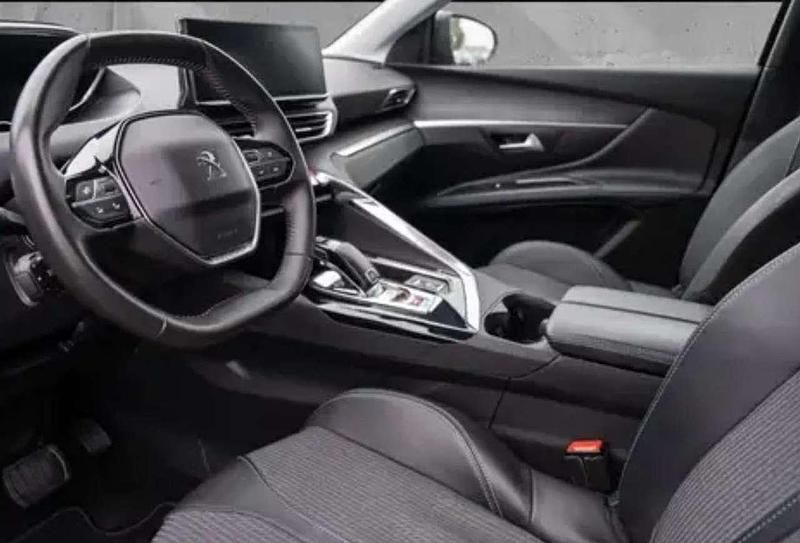 Usata Peugeot 5008 Allure 131 CV (96 kW) 2022 Nero SUV