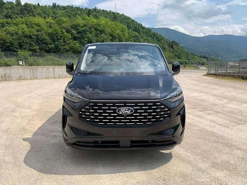 Usata Ford Tourneo Titanium 136 CV (100 kW) 2024 Nero Monovolume