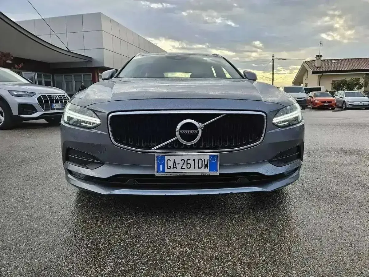 Usata Volvo V90 Business Edition 190 CV (139 kW) 2020 Argento Station wagon
