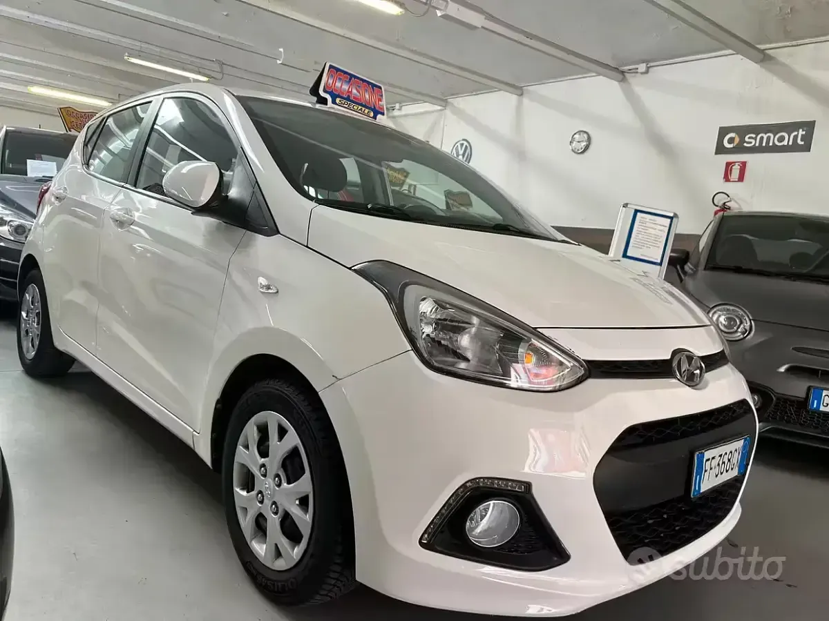 Usata Hyundai i10 Edition 67 CV (49 kW) 2016 Bianco Utilitaria