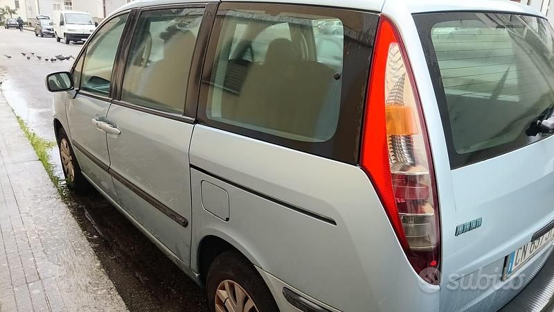 Usata Fiat Ulysse 136 CV (100 kW) 2004 Monovolume