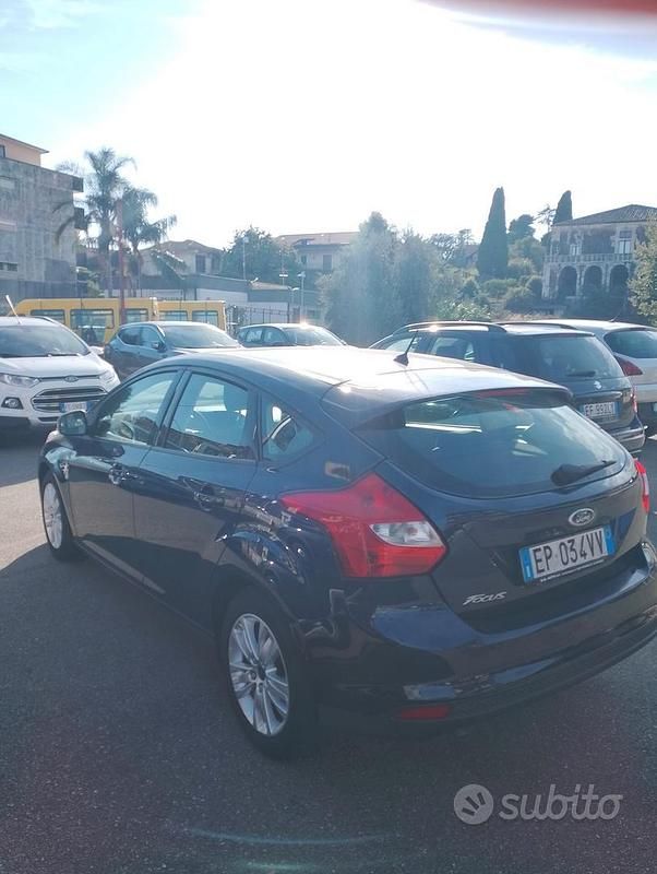 Usata Ford Focus Titanium 115 CV (84 kW) 2013 Blu Berlina
