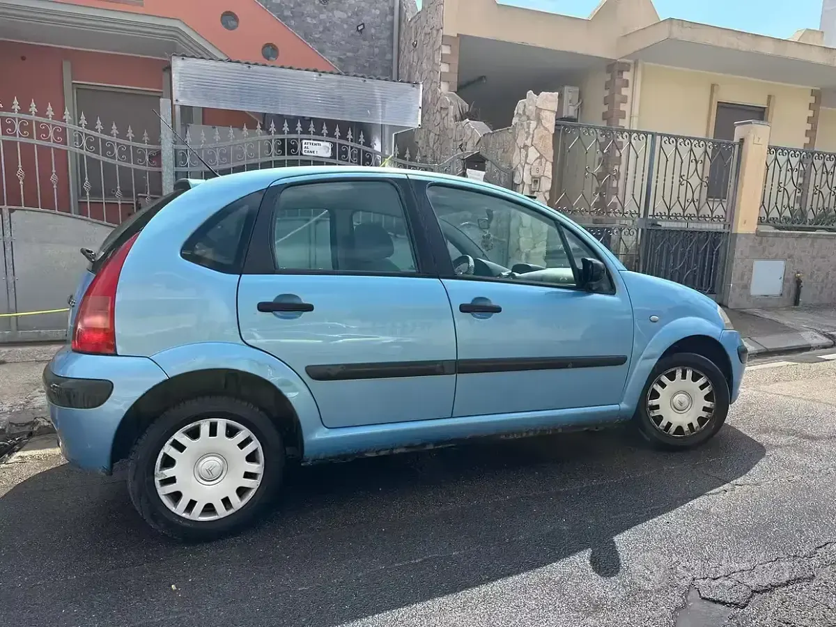 Usata Citroën C3 70 CV (51 kW) 2005 Bluazzurro Utilitaria