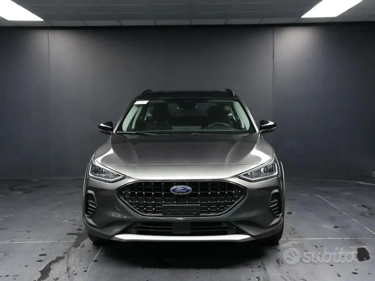 Usata Ford Focus Active 116 CV (85 kW) 2023 Grigio Station wagon