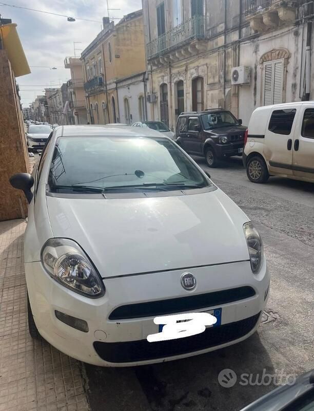Bianco Usata 2012 Fiat Punto Evo Due volumi | 3400 € (Buon prezzo) - Immagine 1/4