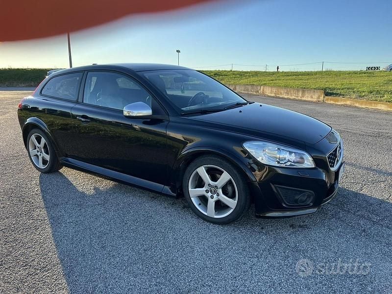 Usata Volvo C30 115 CV (84 kW) 2011 Nero Utilitaria