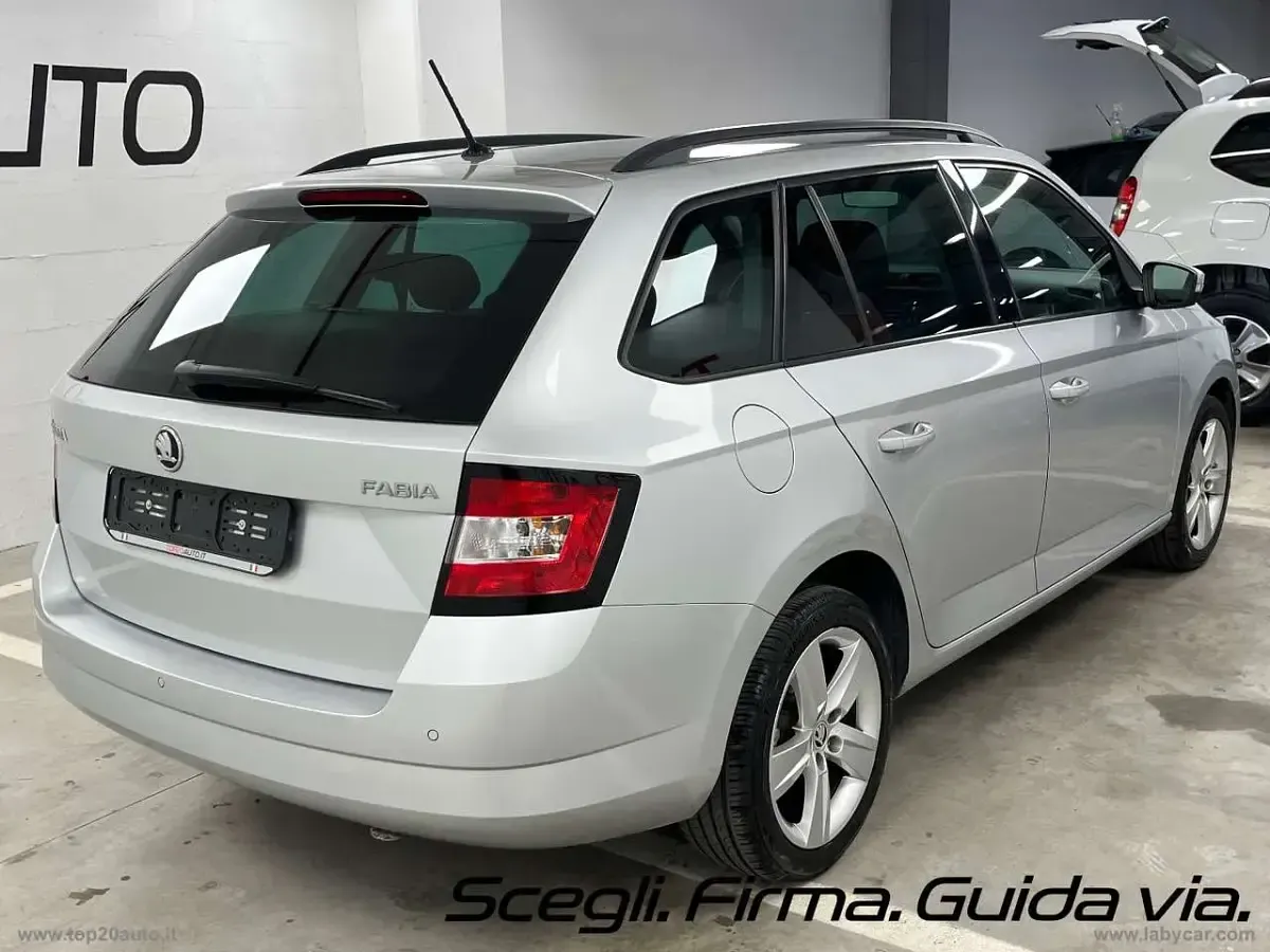 Usata Skoda Fabia Design Edition 90 CV (66 kW) 2016 Grigio Station wagon