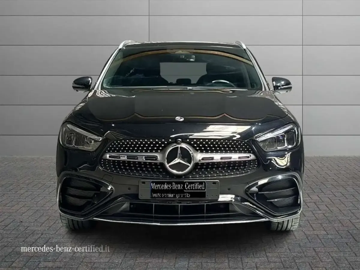 Usata Mercedes GLA200 AMG Line Premium 150 CV (110 kW) 2024 Nero cosmo SUV
