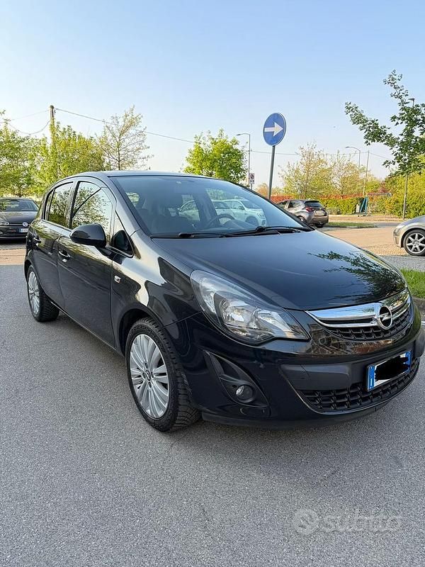 Usata Opel Corsa 75 CV (55 kW) 2014 Utilitaria