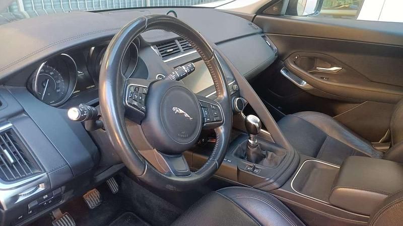 Usata Jaguar E-Pace 150 CV (110 kW) 2018 Grigio SUV