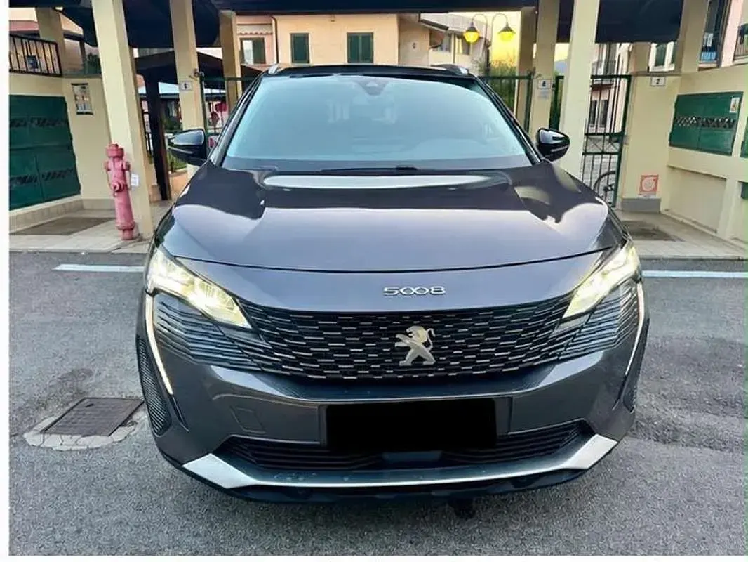 Usata Peugeot 5008 Allure 131 CV (96 kW) 2022 Grigio SUV