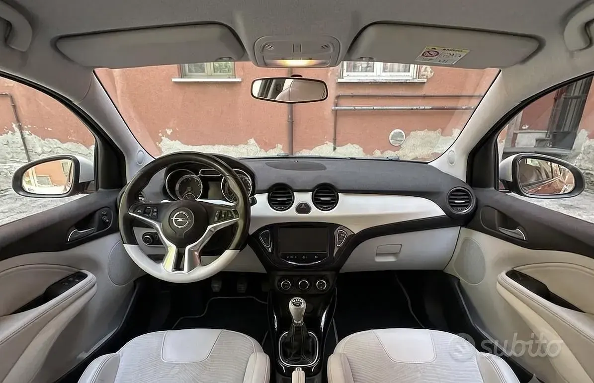 Usata Opel Adam 69 CV (50 kW) 2013 Utilitaria