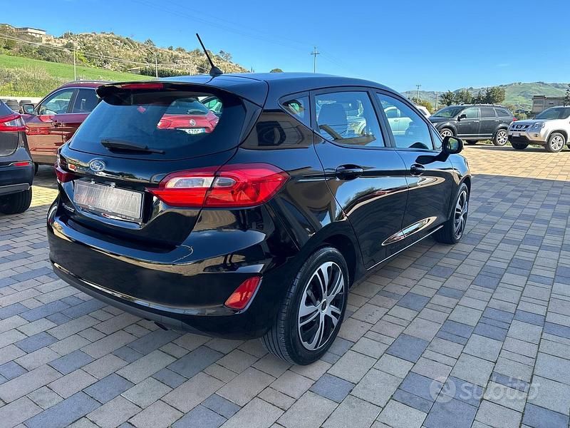 Usata Ford Fiesta 86 CV (63 kW) 2018 Nero Berlina