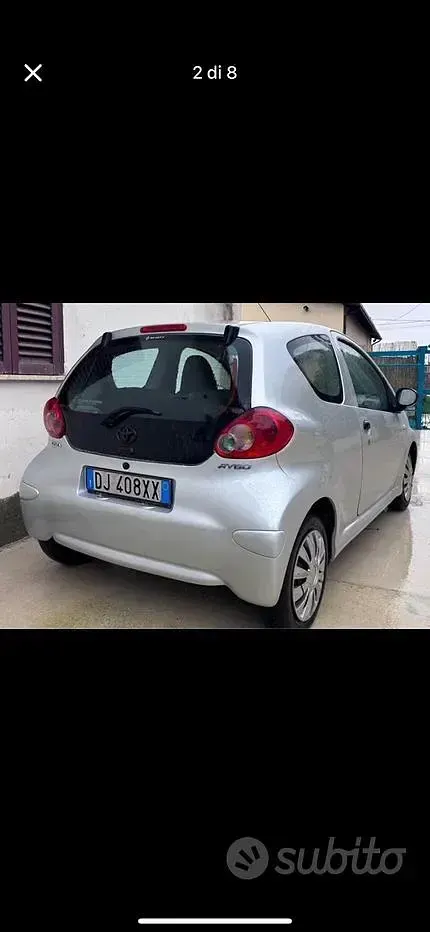 Usata Toyota Aygo 68 CV (50 kW) 2007 Grigio Utilitaria