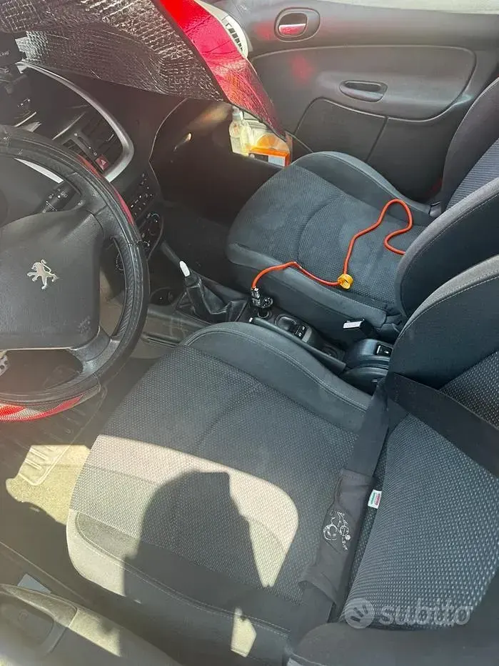 Usata Peugeot 206 60 CV (44 kW) 2011 Rosso Berlina