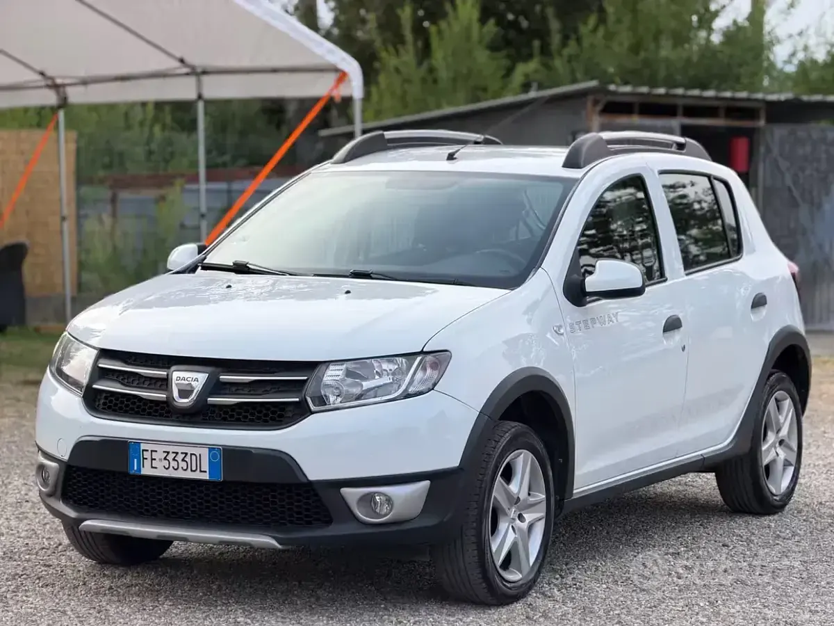 Usata Dacia Sandero Stepway 90 CV (66 kW) 2016 Bianco Berlina
