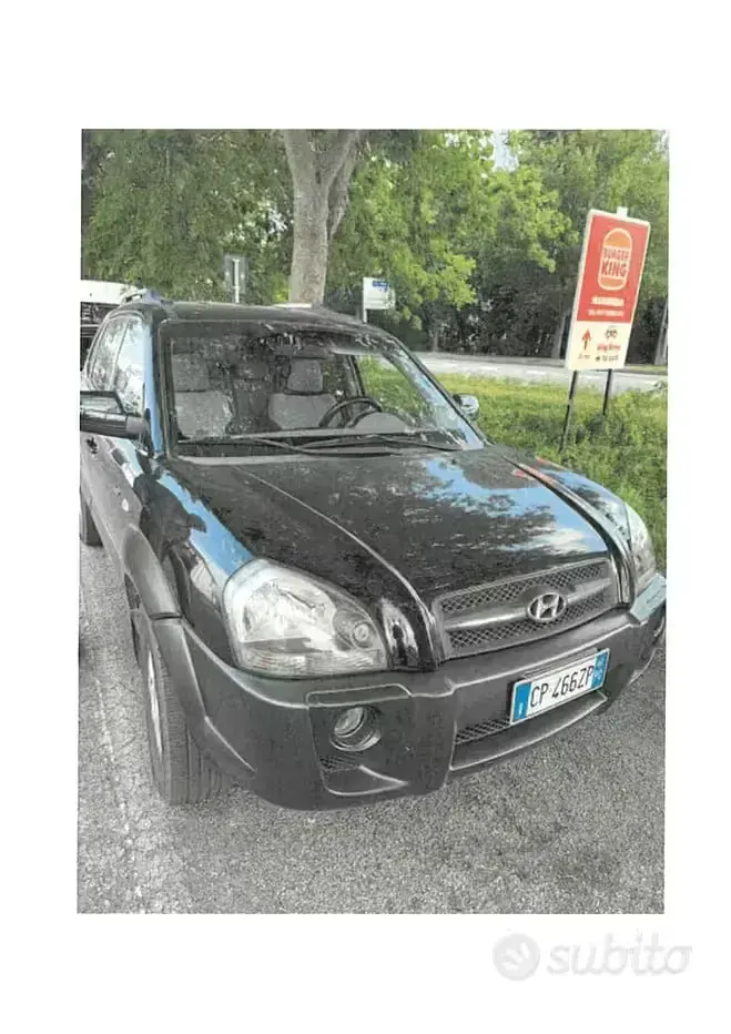 Usata Hyundai Tucson 112 CV (82 kW) 2004 Grigio SUV