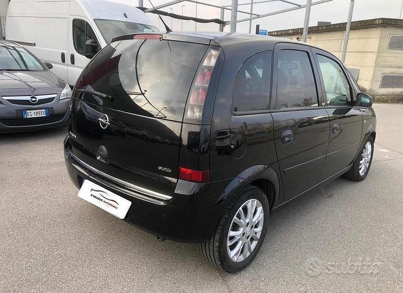 Usata Opel Meriva 90 CV (66 kW) 2010 Nero Monovolume