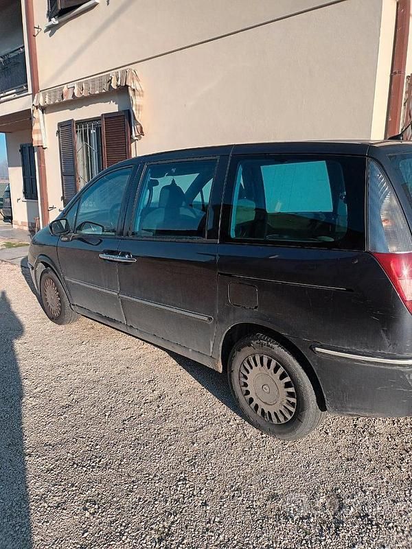 Usata Lancia Phedra 128 CV (94 kW) 2012 Grigio Monovolume