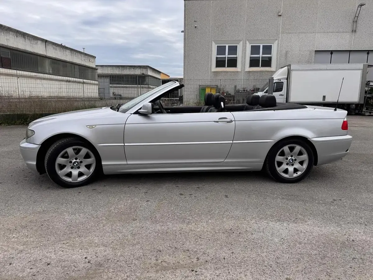 Usata BMW 320 Cabriolet 170 CV (125 kW) 2003 Argento Cabrio