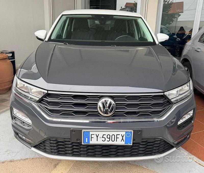 Usado VW T-Roc Advance 116 CV (85 kW) 2019 Gris SUV