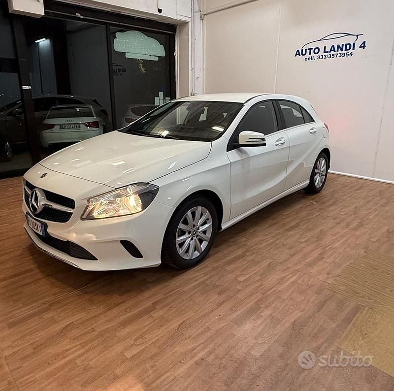 Usata Mercedes A180 Executive 108 CV (79 kW) 2017 Bianco Berlina