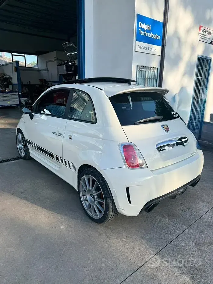 Usata Abarth 500 180 CV (132 kW) 2011 Bianco