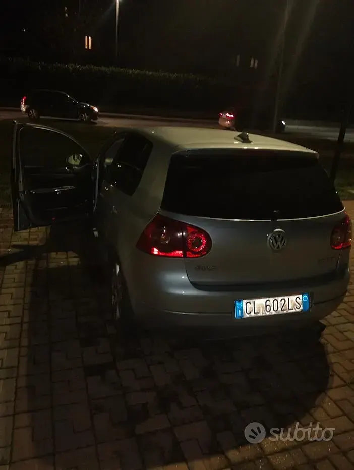 Usata VW Golf IV 140 CV (102 kW) 2003 Grigio Berlina
