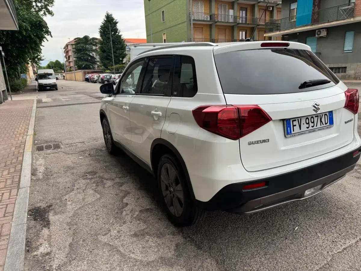 Usata Suzuki Vitara Cool 111 CV (81 kW) 2019 Bianco SUV
