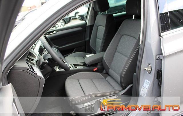 Usata VW Passat Style 150 CV (110 kW) 2023 Grigio Station wagon