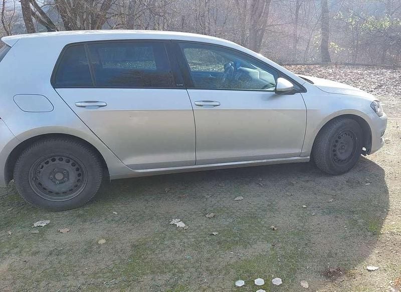 Usata 2016 VW Golf Comfortline Tre volumi | 8900 € (Super prezzo) - Immagine 1/4