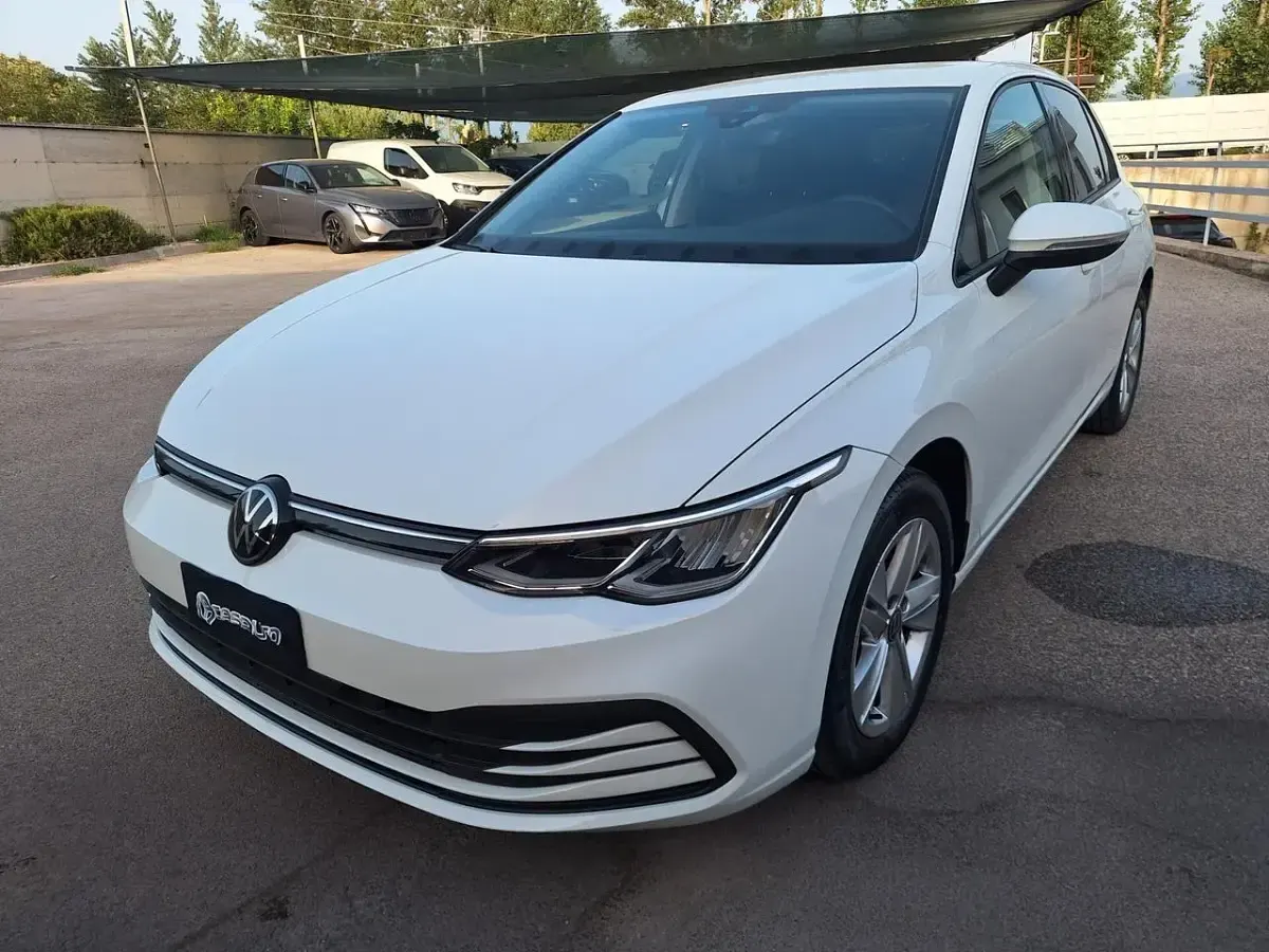 Usata VW Golf VIII Life 110 CV (80 kW) 2023 Bianco Berlina