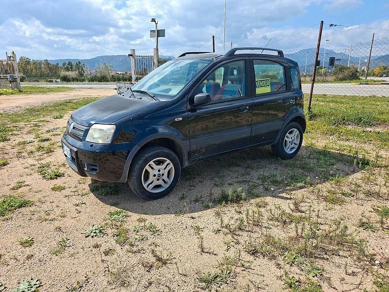 Usata Fiat Panda 4x4 80 CV (58 kW) 2006 Nero Utilitaria