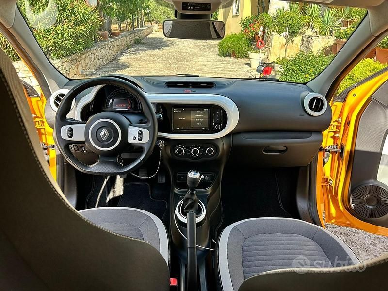 Usata Renault Twingo Urban 73 CV (53 kW) 2019 Giallo Utilitaria
