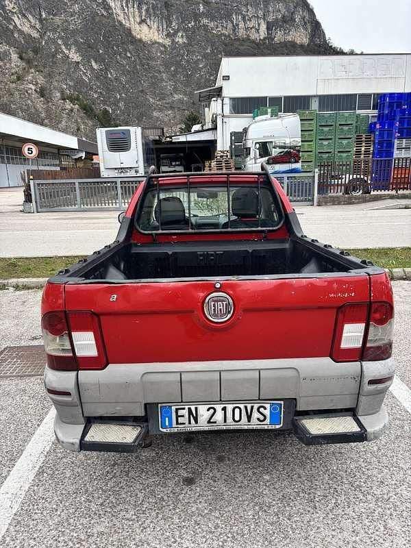 Usata Fiat Strada 95 CV (69 kW) 2012