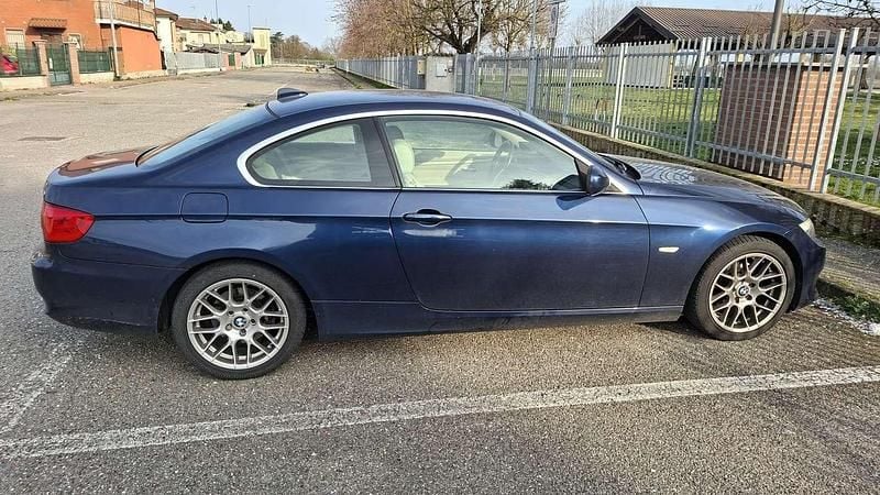 Usata BMW 320 184 CV (135 kW) 2010 Coupé