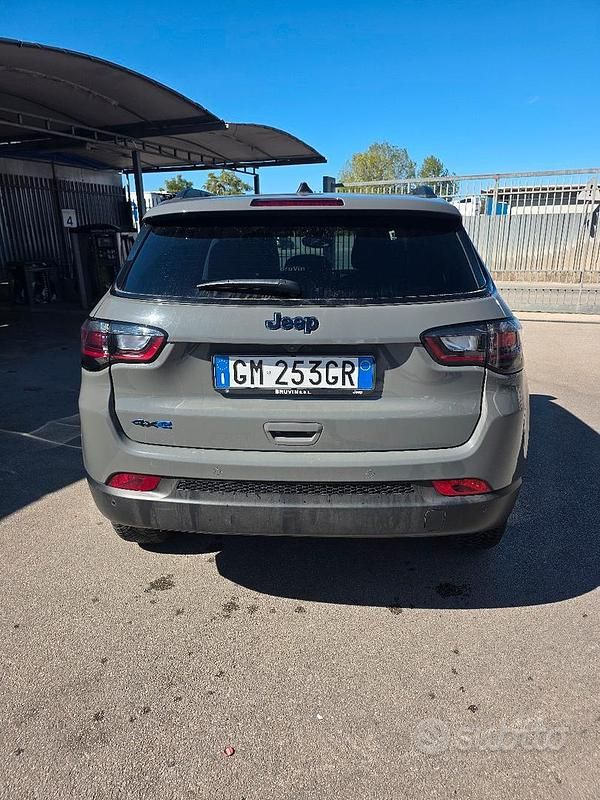 Usata Jeep Compass 240 CV (176 kW) 2023 Verde SUV