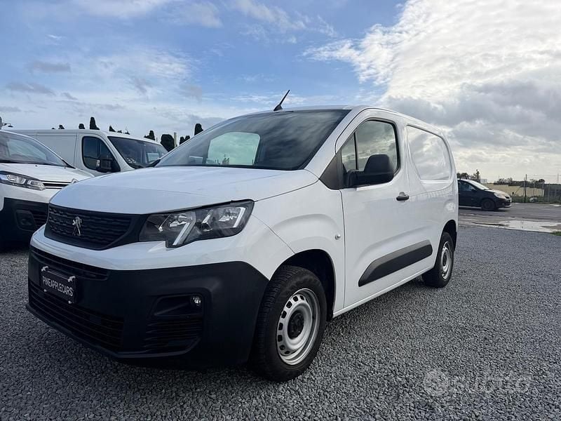 Usata Peugeot Partner 131 CV (96 kW) 2021 Bianco Monovolume